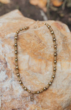 Load image into Gallery viewer, Necklace Green Pearl
